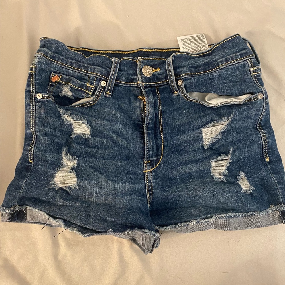 levi’s booty shorts